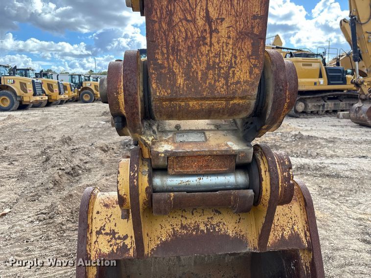 image for item EA7096 2018 Caterpillar 323 excavator