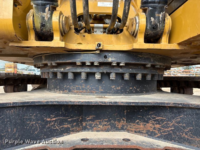 image for item EA7096 2018 Caterpillar 323 excavator