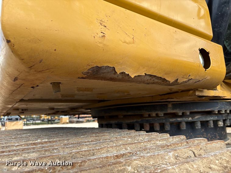 image for item EA7096 2018 Caterpillar 323 excavator