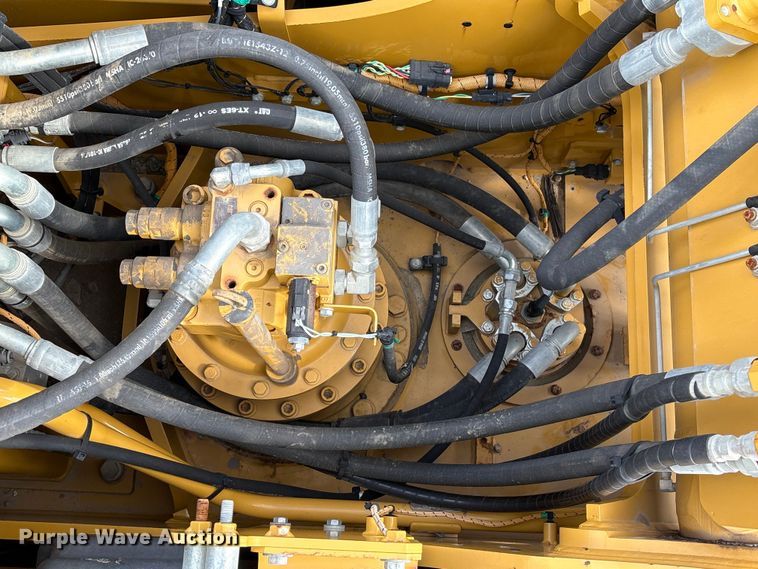 image for item EA7096 2018 Caterpillar 323 excavator