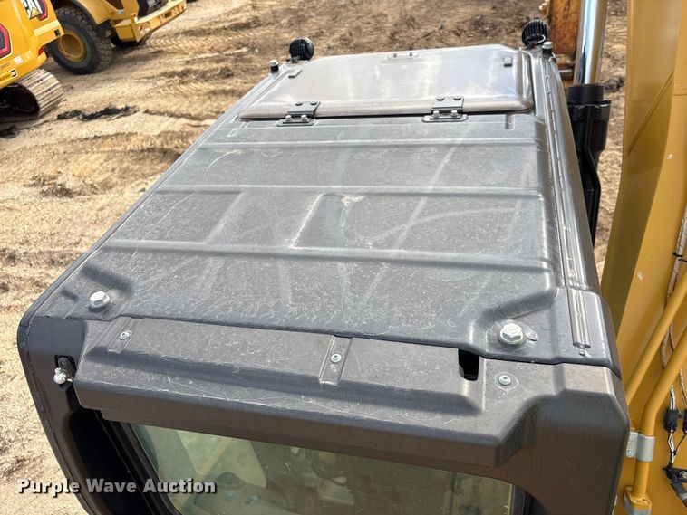 image for item EA7096 2018 Caterpillar 323 excavator