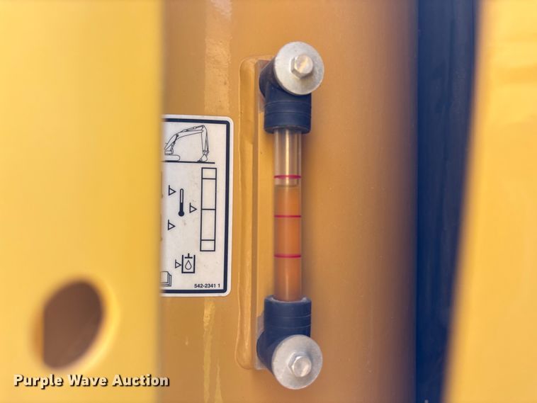 image for item EA7096 2018 Caterpillar 323 excavator