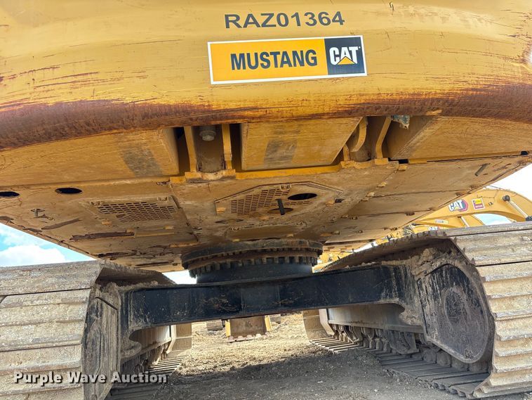image for item EA7096 2018 Caterpillar 323 excavator