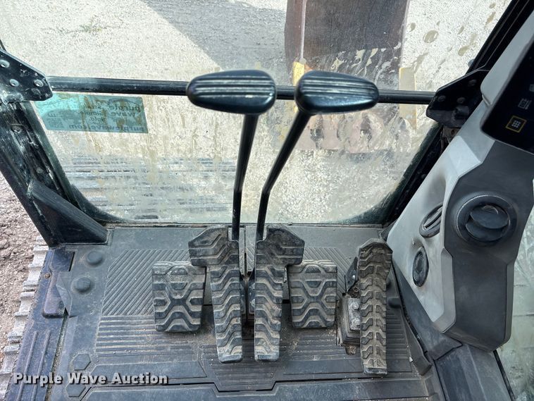 image for item EA7096 2018 Caterpillar 323 excavator