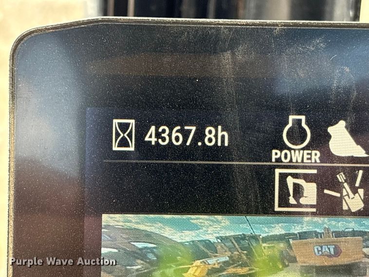 image for item EA7096 2018 Caterpillar 323 excavator