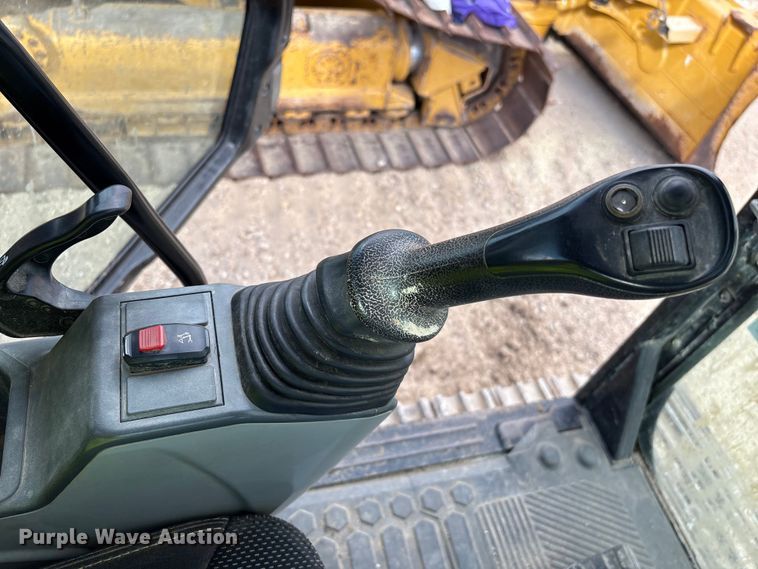 image for item EA7096 2018 Caterpillar 323 excavator