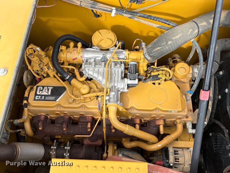 image for item EA7096 2018 Caterpillar 323 excavator