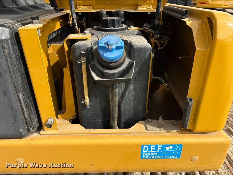 image for item EA7096 2018 Caterpillar 323 excavator