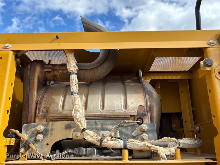 image for item EA7096 2018 Caterpillar 323 excavator