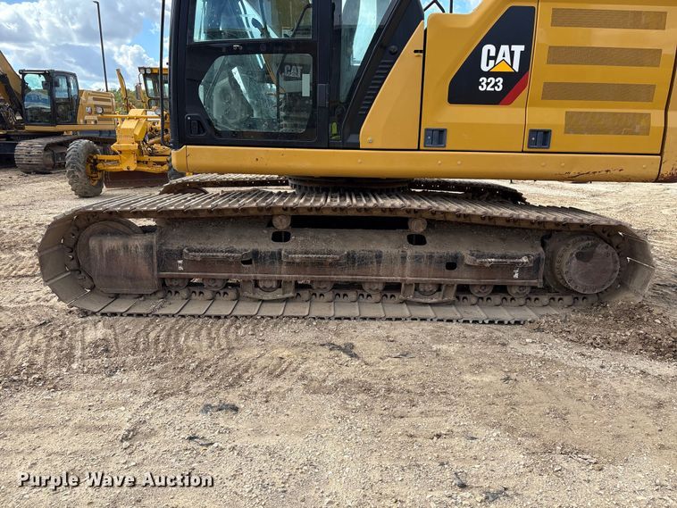 image for item EA7096 2018 Caterpillar 323 excavator