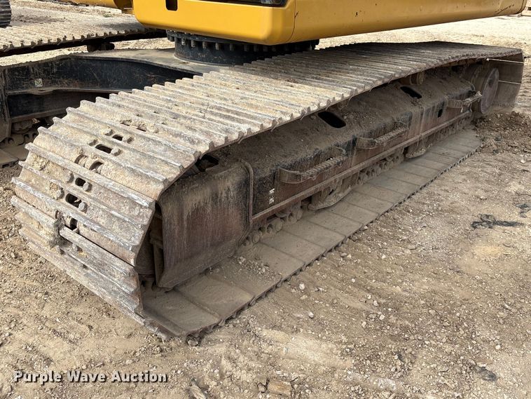 image for item EA7096 2018 Caterpillar 323 excavator