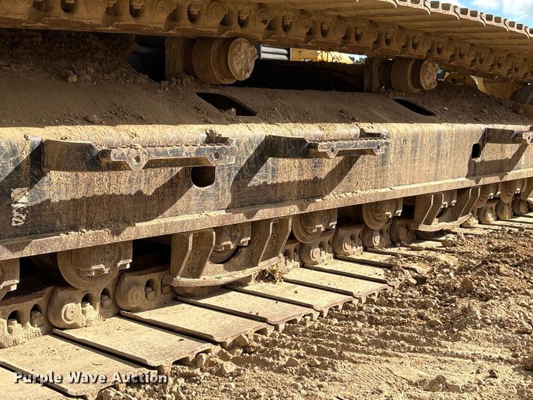 image for item EA7096 2018 Caterpillar 323 excavator