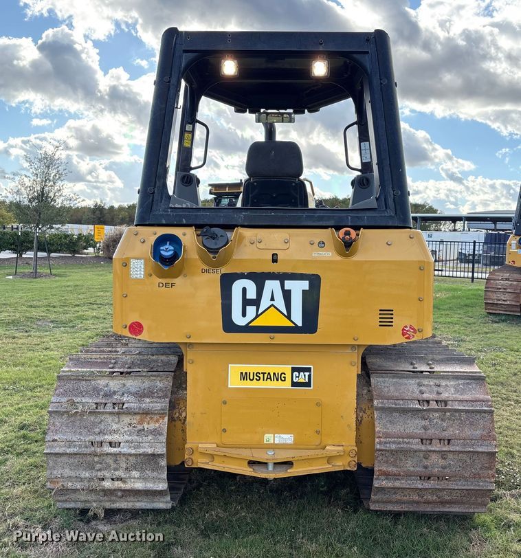 image for item EA7097 2018 Caterpillar D3K2 LGP dozer