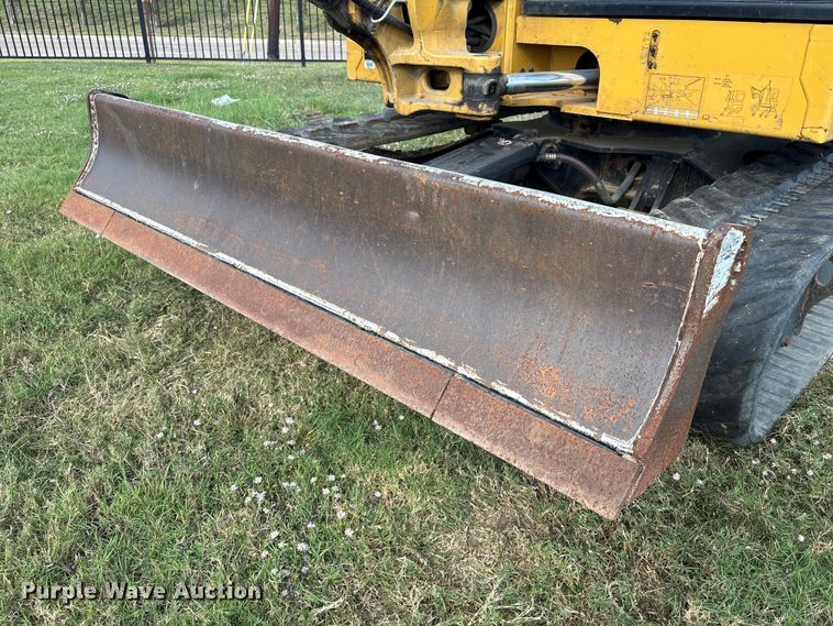 image for item EA7098 2021 Caterpillar 306 CR mini excavator