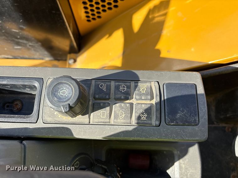 image for item EA7098 2021 Caterpillar 306 CR mini excavator