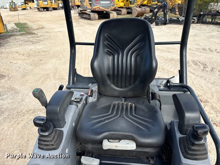 image for item EA7100 2020 Kubota KX018-4 mini excavator