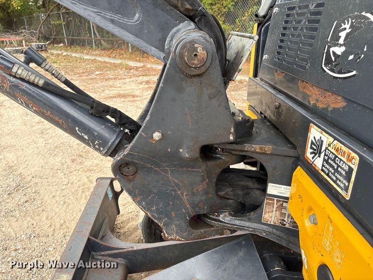 image for item EA7101 2018 John Deere 26G mini excavator