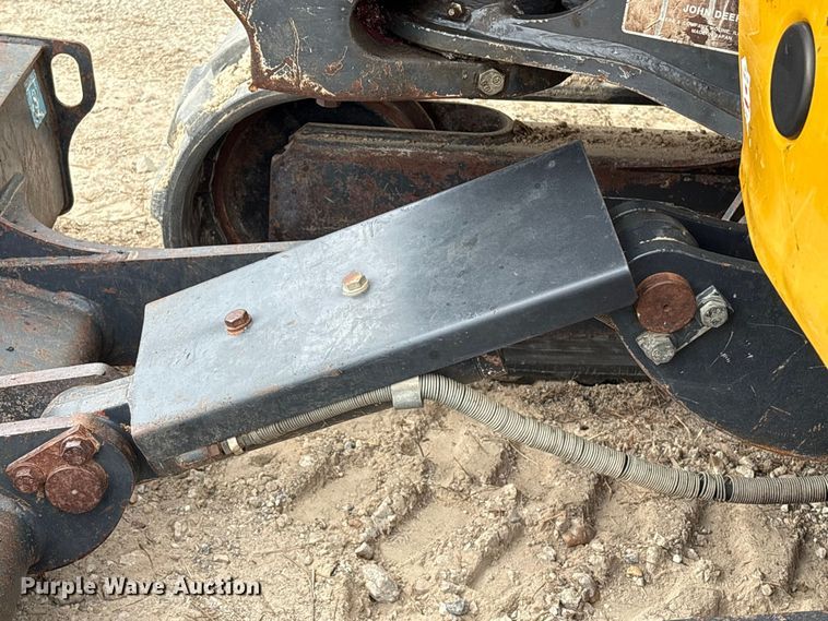 image for item EA7101 2018 John Deere 26G mini excavator