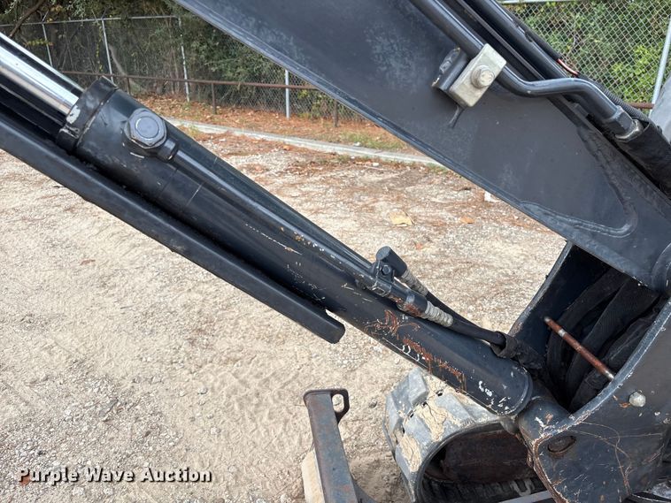 image for item EA7101 2018 John Deere 26G mini excavator