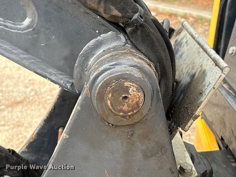 image for item EA7101 2018 John Deere 26G mini excavator