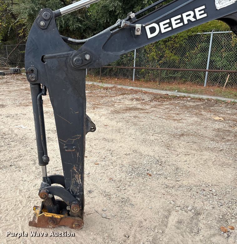image for item EA7101 2018 John Deere 26G mini excavator