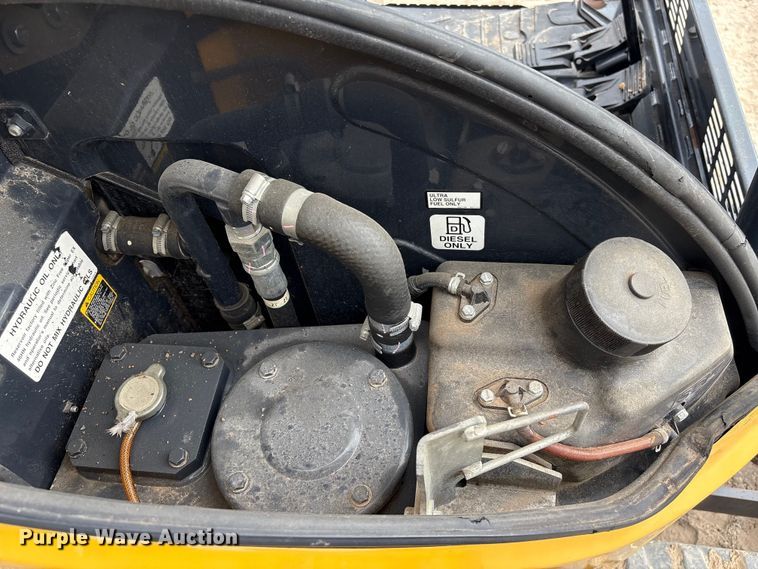 image for item EA7101 2018 John Deere 26G mini excavator