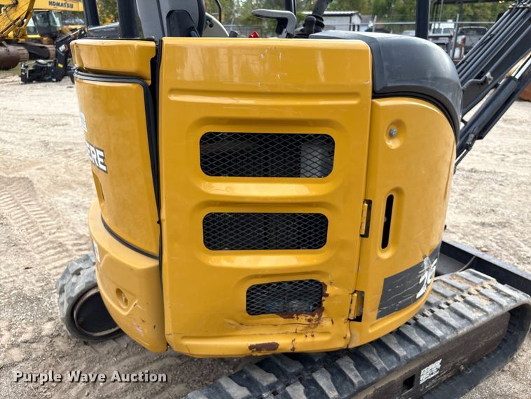 image for item EA7101 2018 John Deere 26G mini excavator