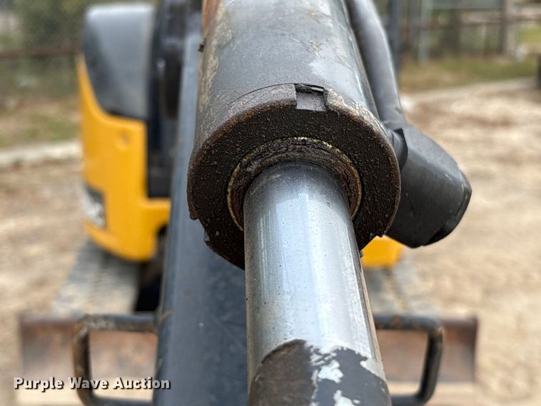 image for item EA7101 2018 John Deere 26G mini excavator