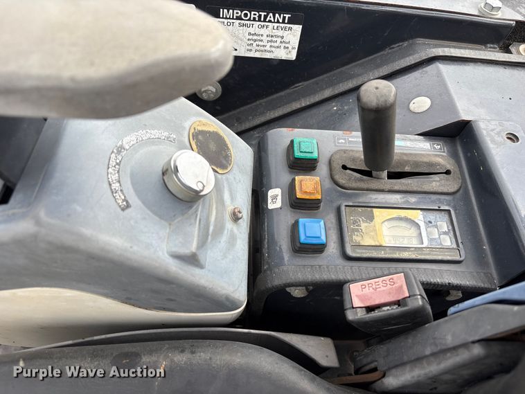 image for item EA7101 2018 John Deere 26G mini excavator