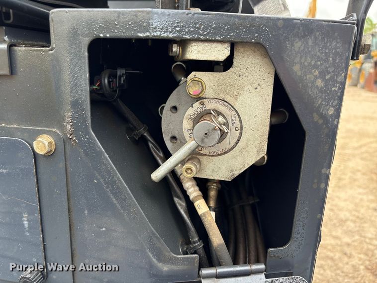 image for item EA7101 2018 John Deere 26G mini excavator