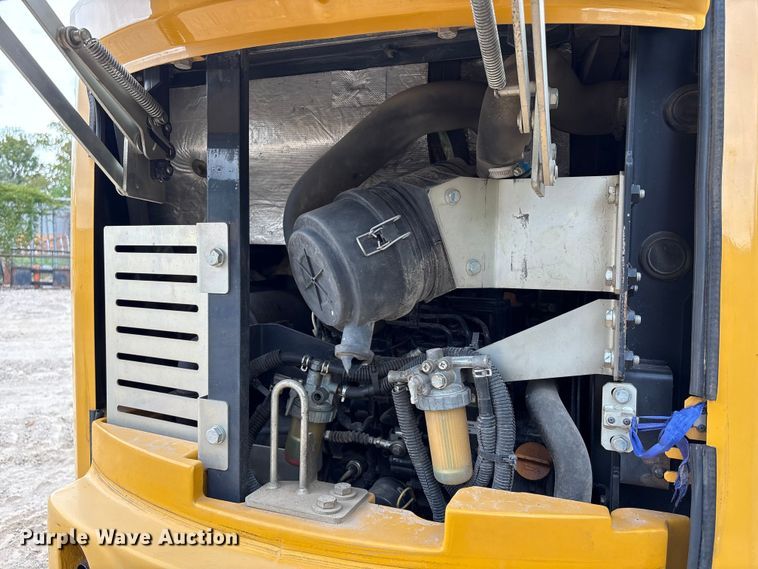 image for item EA7101 2018 John Deere 26G mini excavator