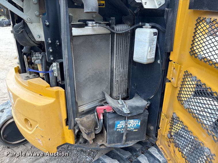 image for item EA7101 2018 John Deere 26G mini excavator