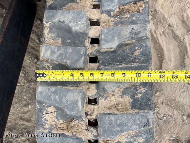 image for item EA7101 2018 John Deere 26G mini excavator