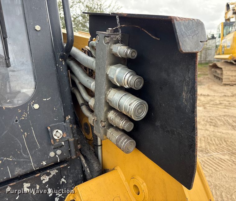 image for item EA7102 2018 ASV RT120F tracked skid steer loader