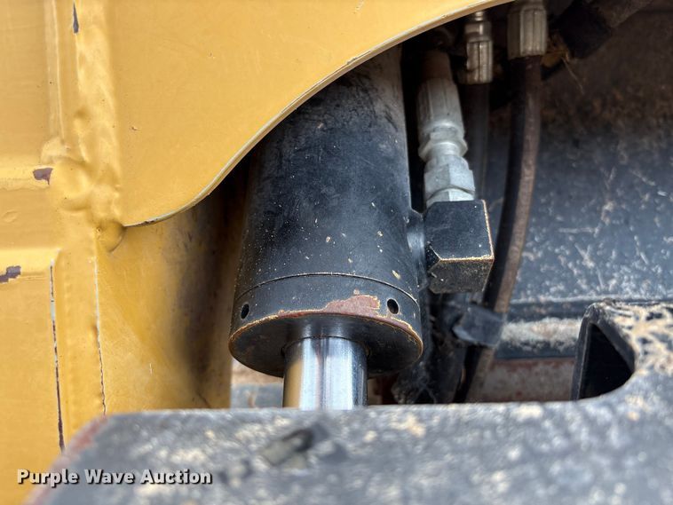 image for item EA7102 2018 ASV RT120F tracked skid steer loader