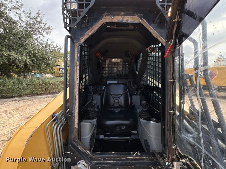 image for item EA7102 2018 ASV RT120F tracked skid steer loader