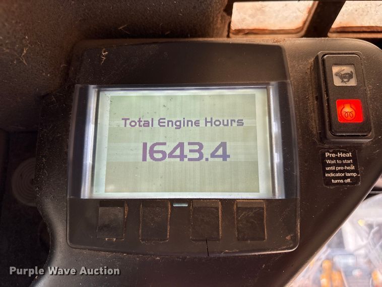 image for item EA7102 2018 ASV RT120F tracked skid steer loader