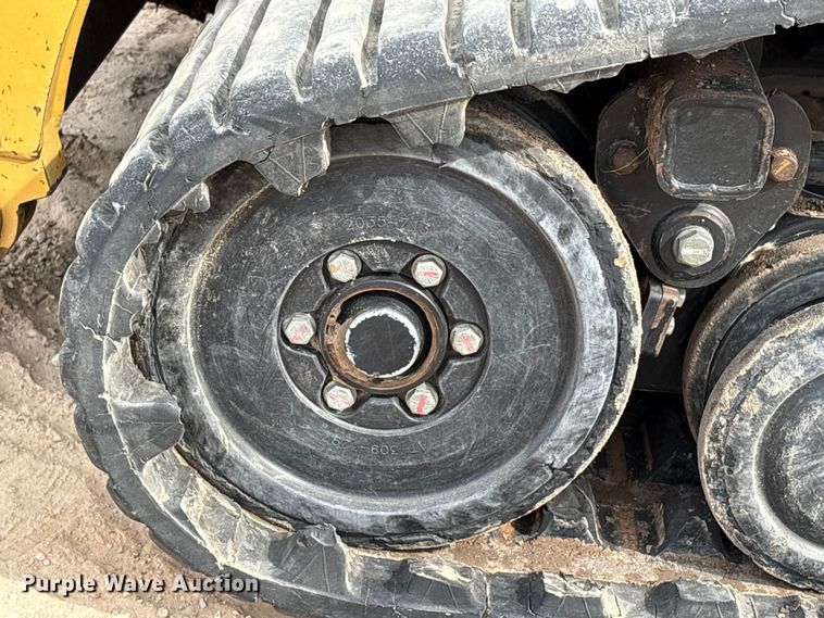 image for item EA7102 2018 ASV RT120F tracked skid steer loader