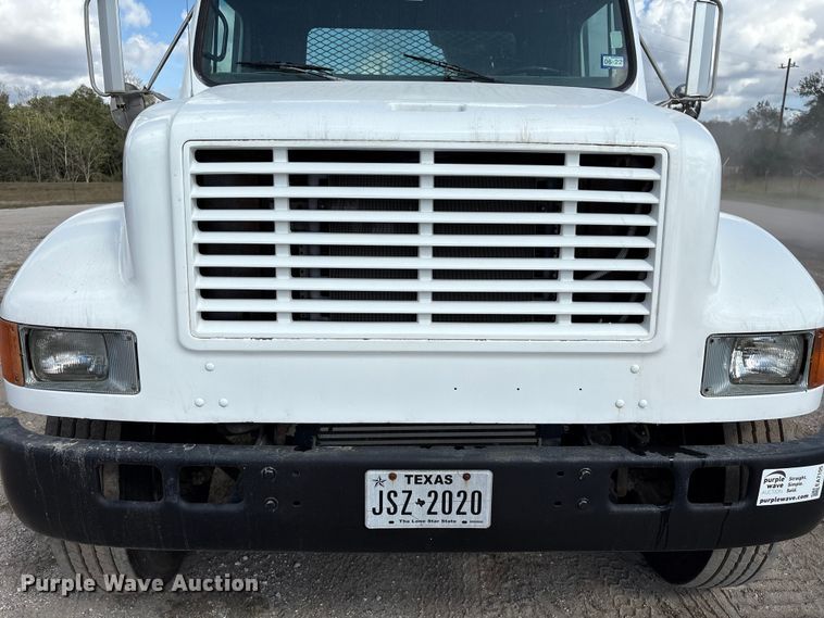 image for item EA7105 1992 International 4900 flatbed truck