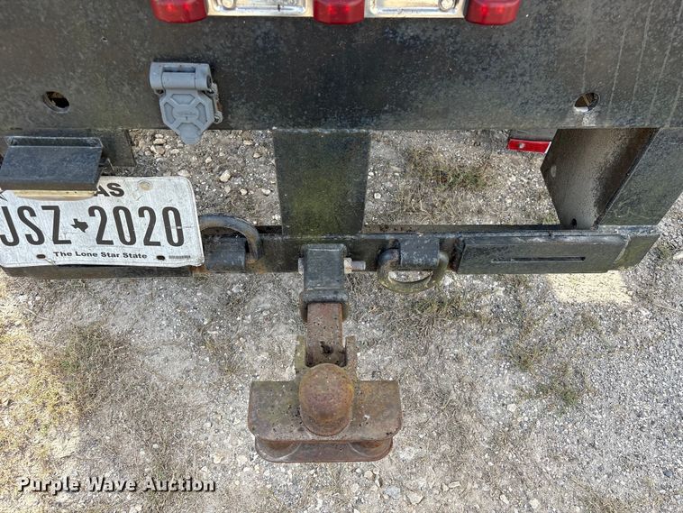 image for item EA7105 1992 International 4900 flatbed truck