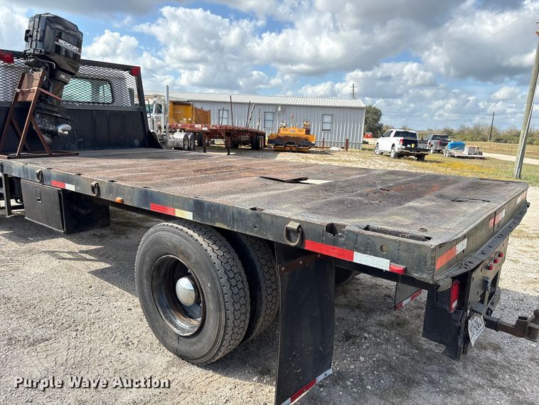 image for item EA7105 1992 International 4900 flatbed truck