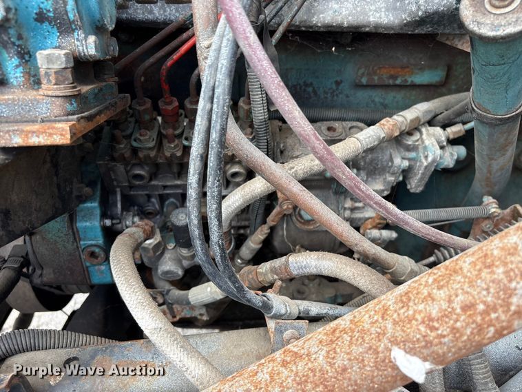 image for item EA7105 1992 International 4900 flatbed truck