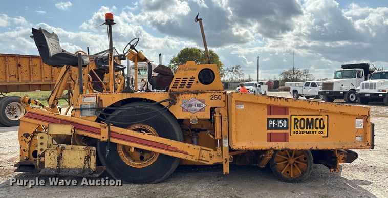 image for item EA7109 1997 Blaw-Knox PF-150 paver