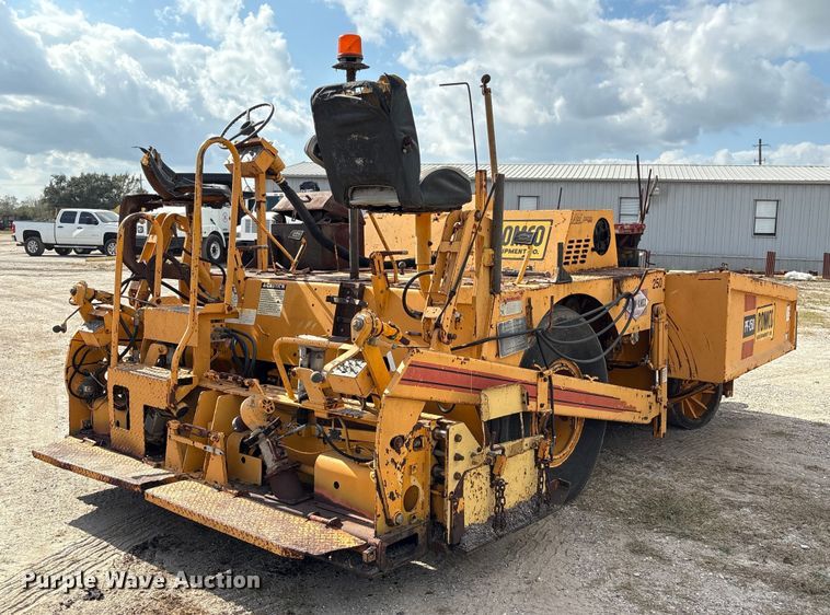 image for item EA7109 1997 Blaw-Knox PF-150 paver