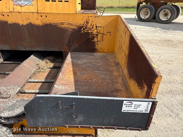 image for item EA7109 1997 Blaw-Knox PF-150 paver