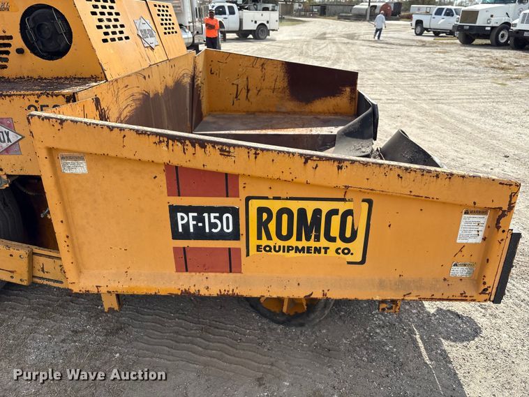 image for item EA7109 1997 Blaw-Knox PF-150 paver