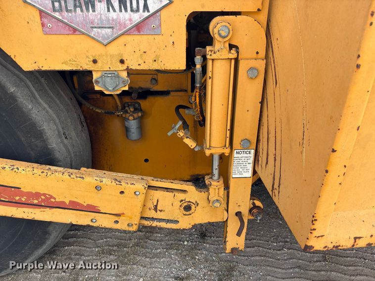 image for item EA7109 1997 Blaw-Knox PF-150 paver