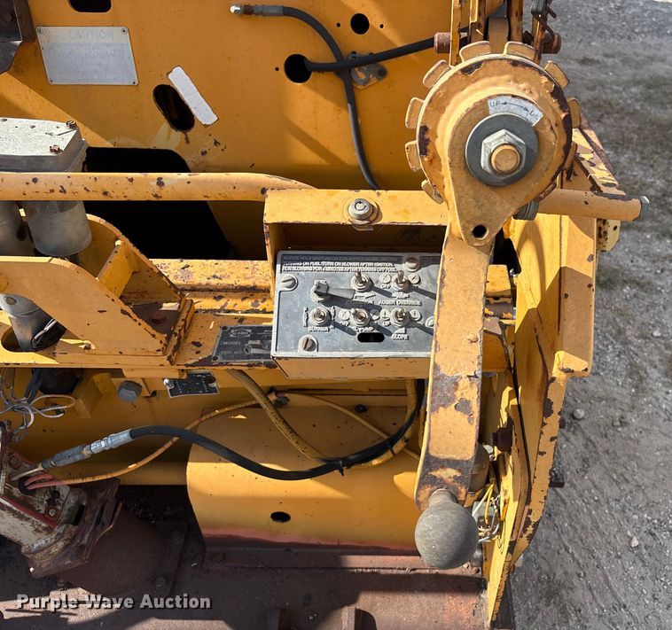 image for item EA7109 1997 Blaw-Knox PF-150 paver