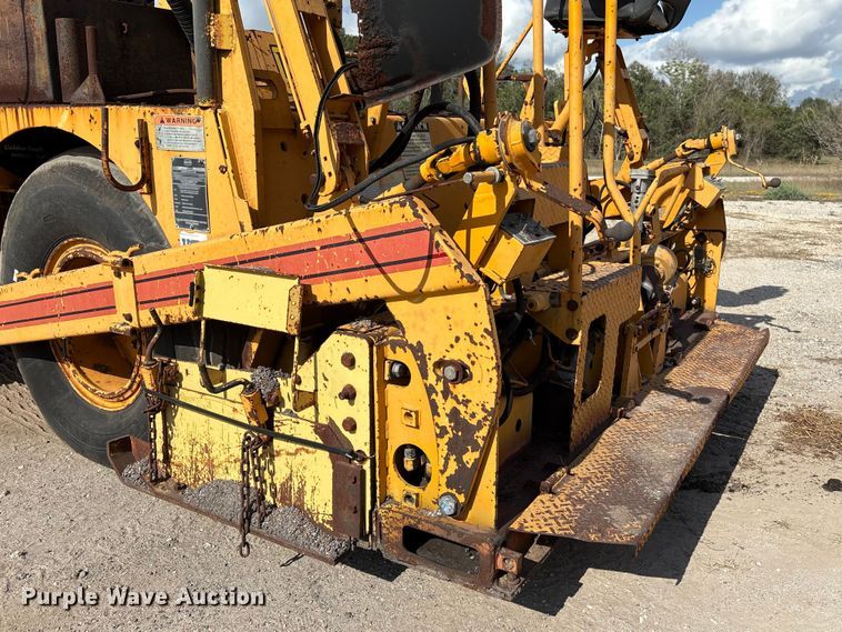 image for item EA7109 1997 Blaw-Knox PF-150 paver