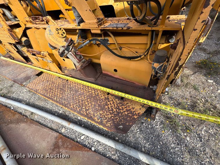 image for item EA7109 1997 Blaw-Knox PF-150 paver